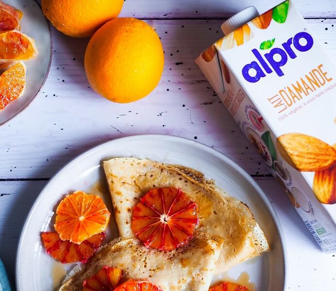 Crêpes au lait d’amande, Orange Sanguine & Sirop d’Erable de Clemfoodie